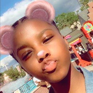 Meet your Posher, Cyania